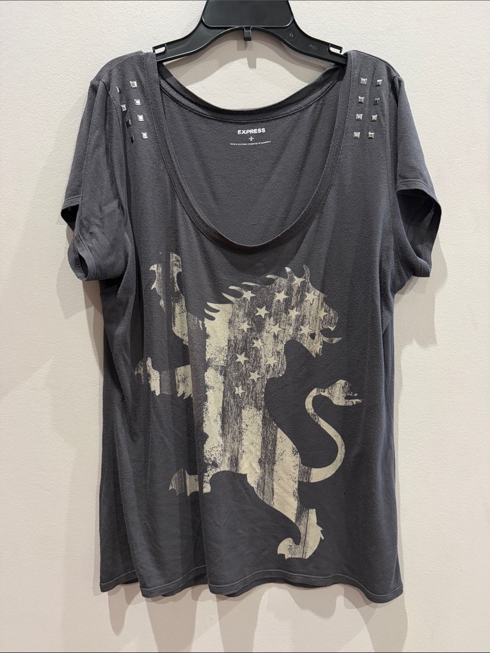 Express Charcoal Scoop Neck Tee with Lion Flag Graphic